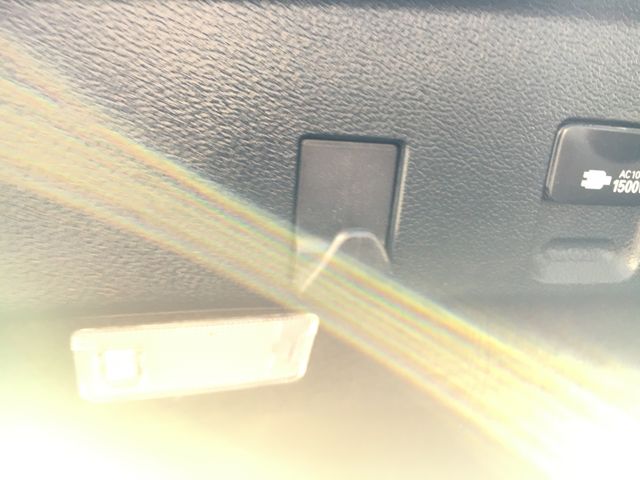 Toyota PRIUS 2017-03 27896-18
