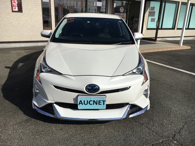 Toyota PRIUS 2017-03 27896-1