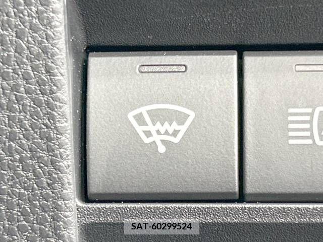 Toyota VOXY 2023-10 289237-4