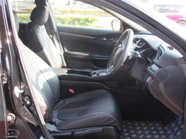 Honda CIVIC 2018-05 196118-14
