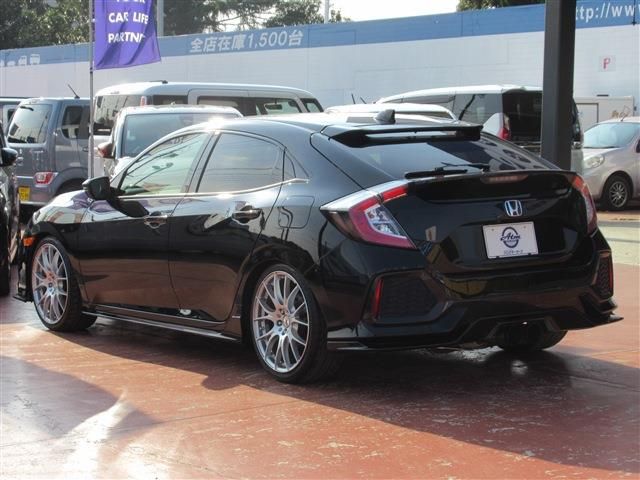 Honda CIVIC 2018-05 196118-24