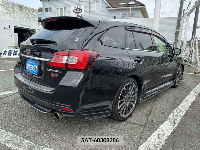 Subaru LEVORG 2018-01 375214-1