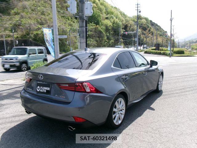 Lexus IS 2016-01 276025-2