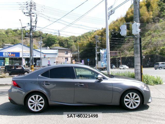 Lexus IS 2016-01 276025-10