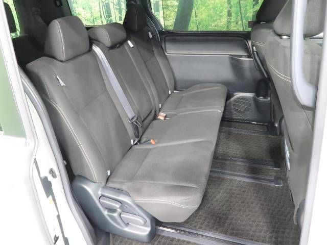 Toyota ESQUIRE 2018-10 10650-8