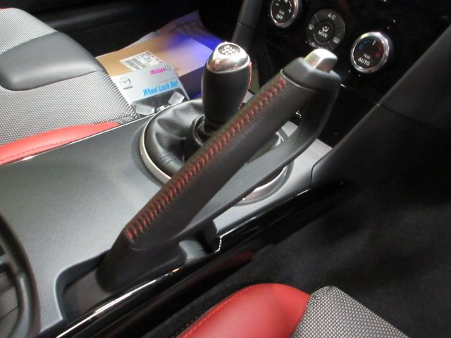 Mazda RX-8 2012-02 13598-18