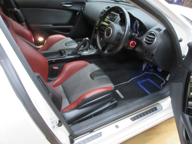 Mazda RX-8 2012-02 13598-1