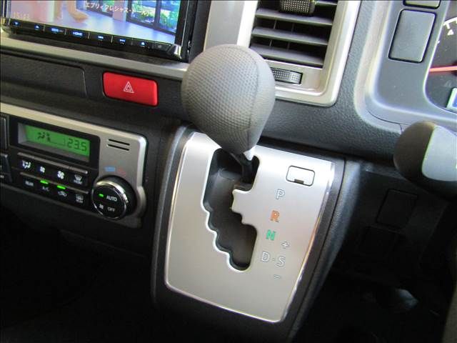 Toyota HIACE WAGON 2018-05 4653-11
