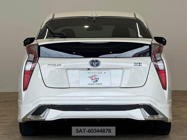 Toyota PRIUS 2015-12 330972-12