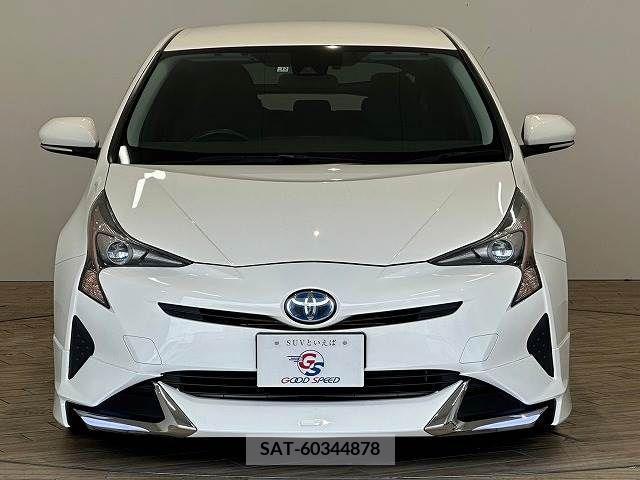 Toyota PRIUS 2015-12 330972-11