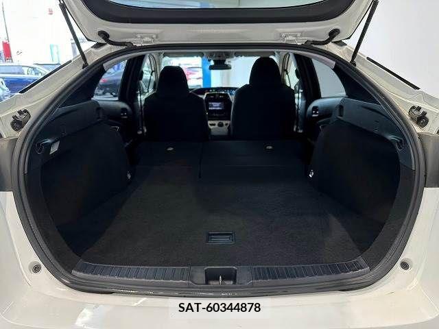 Toyota PRIUS 2015-12 330972-10