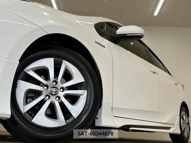 Toyota PRIUS 2015-12 330972-18