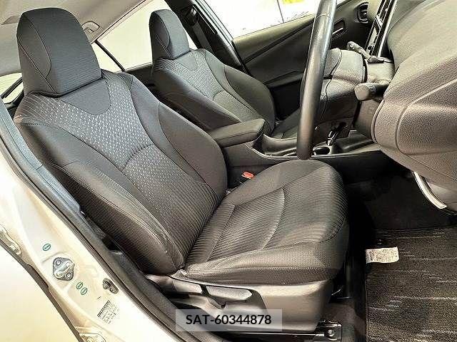 Toyota PRIUS 2015-12 330972-8