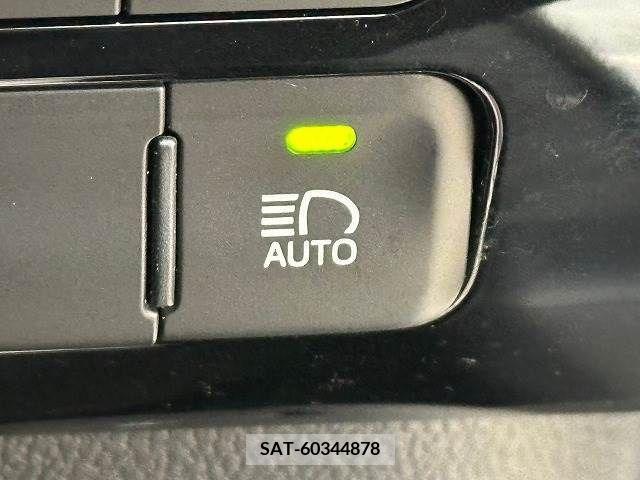 Toyota PRIUS 2015-12 330972-6