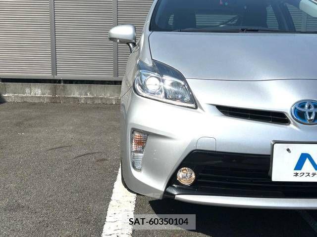 Toyota PRIUS 2014-09 282244-18