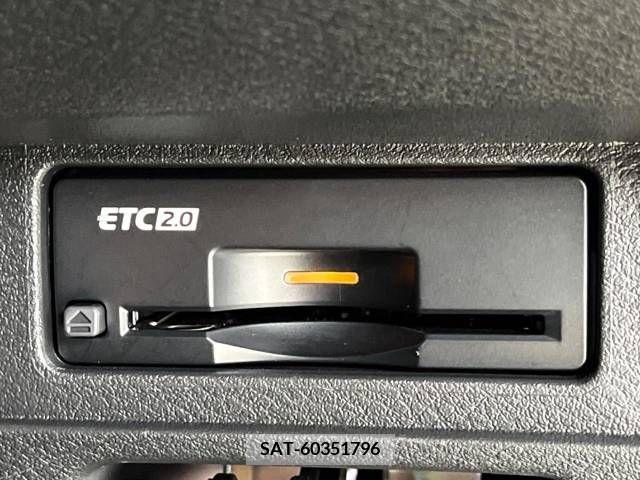 Nissan AURA 2021-10 261466-7
