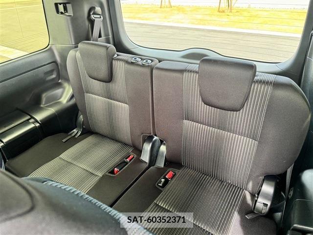 Toyota VOXY 2020-01 209036-4