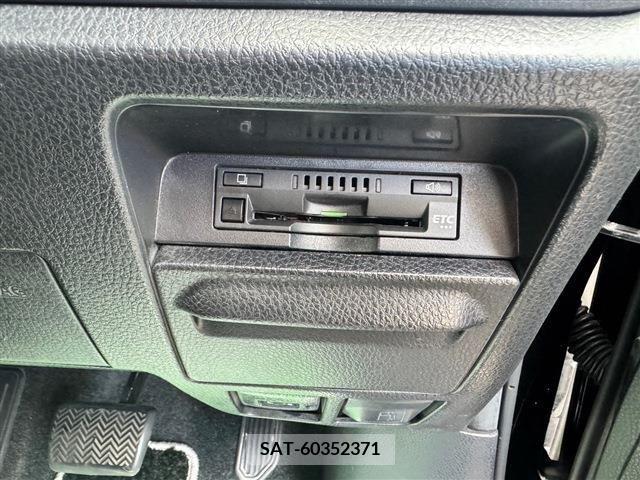 Toyota VOXY 2020-01 209036-18