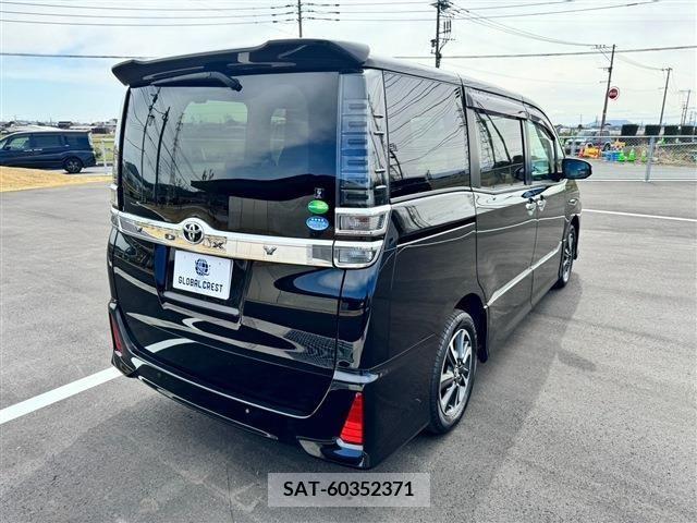 Toyota VOXY 2020-01 209036-9