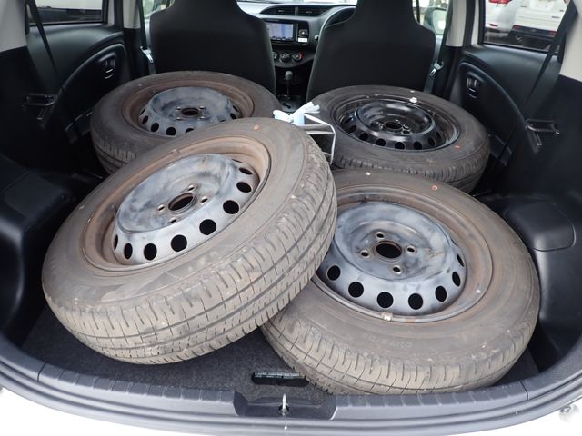 Toyota VITZ 2018-04 183811-23