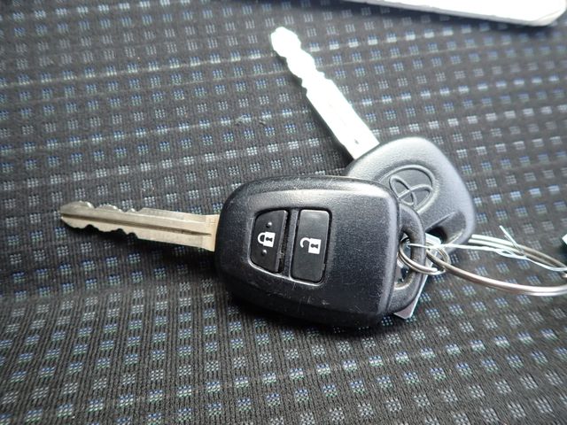 Toyota VITZ 2018-04 183811-18