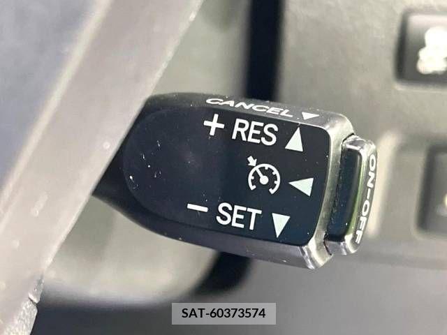 Toyota ALPHARD 2012-09 223336-5