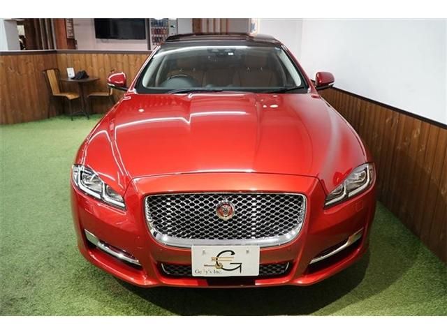 Jaguar XJ SERIES 2018-11 14057-2