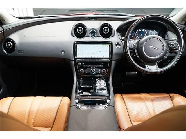Jaguar XJ SERIES 2018-11 14057-15