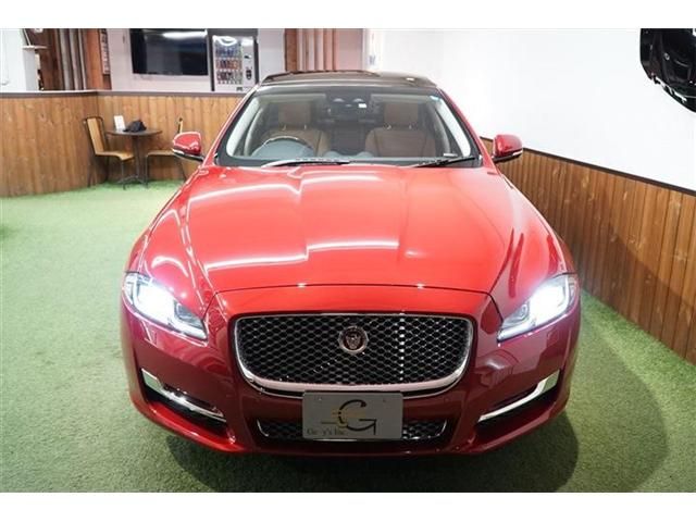 Jaguar XJ SERIES 2018-11 14057-8