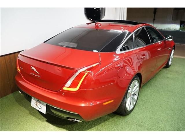 Jaguar XJ SERIES 2018-11 14057-4