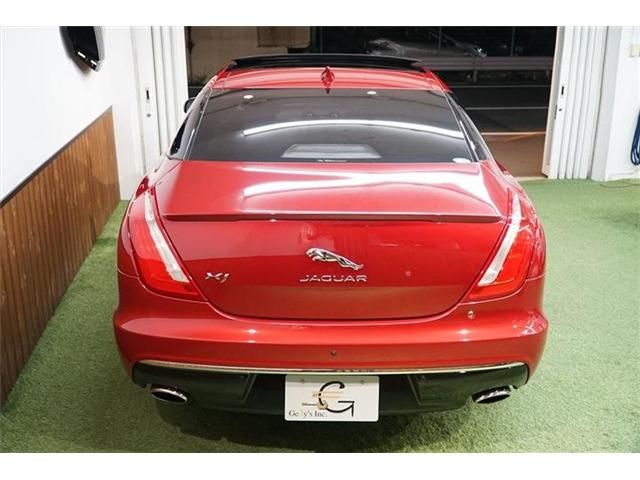 Jaguar XJ SERIES 2018-11 14057-3