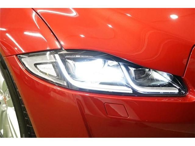 Jaguar XJ SERIES 2018-11 14057-6