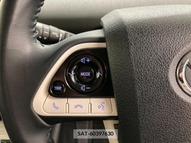 Toyota PRIUS 2017-06 366599-18