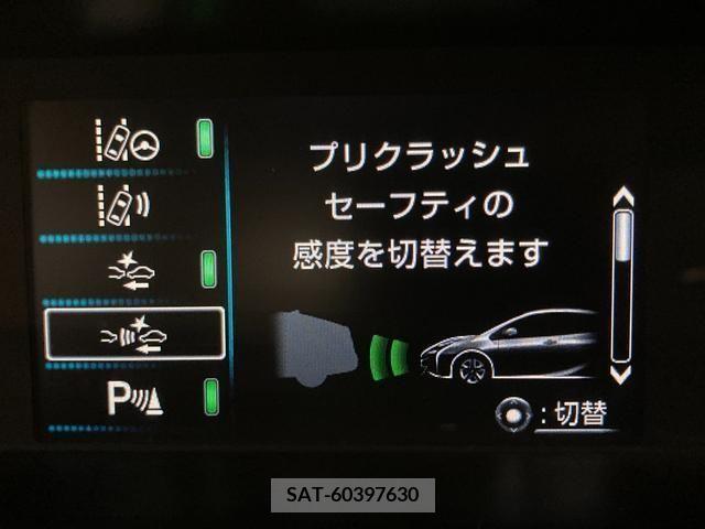 Toyota PRIUS 2017-06 366599-8