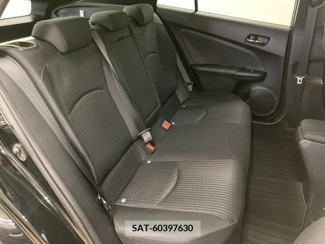 Toyota PRIUS 2017-06 366599-12