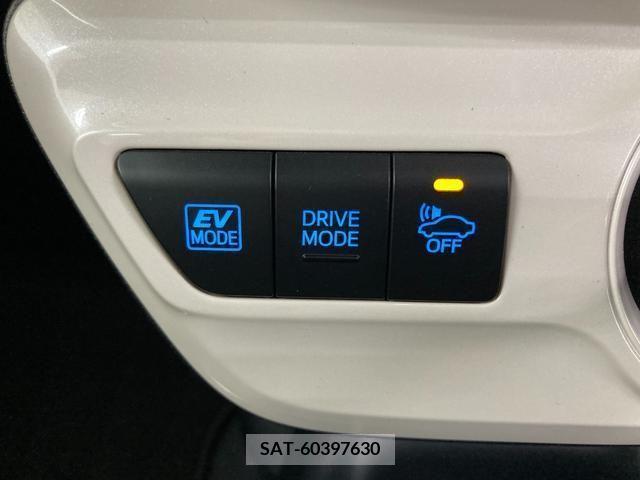 Toyota PRIUS 2017-06 366599-21