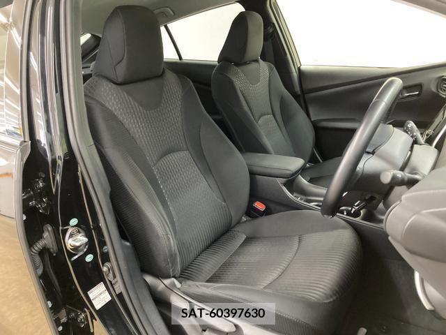 Toyota PRIUS 2017-06 366599-11