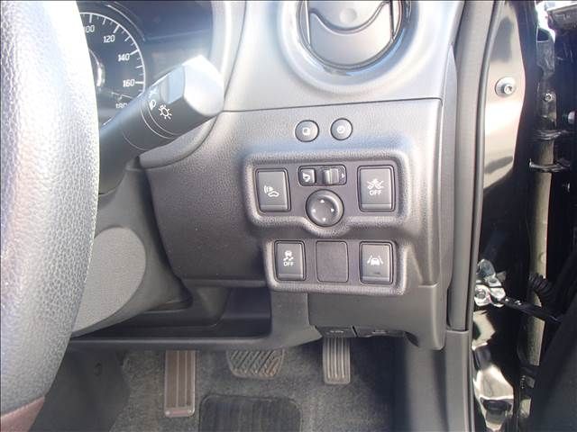 Nissan NOTE 2017-03 182319-9