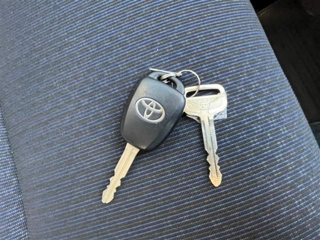Toyota SUCCEED VAN 2017-10 19376-22