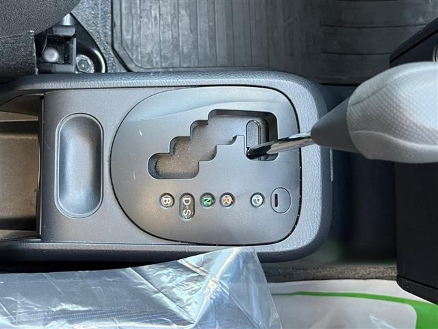 Toyota SUCCEED VAN 2017-10 19376-12