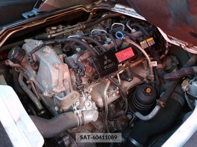Mitsubishi CANTER 2017-03 204384-15