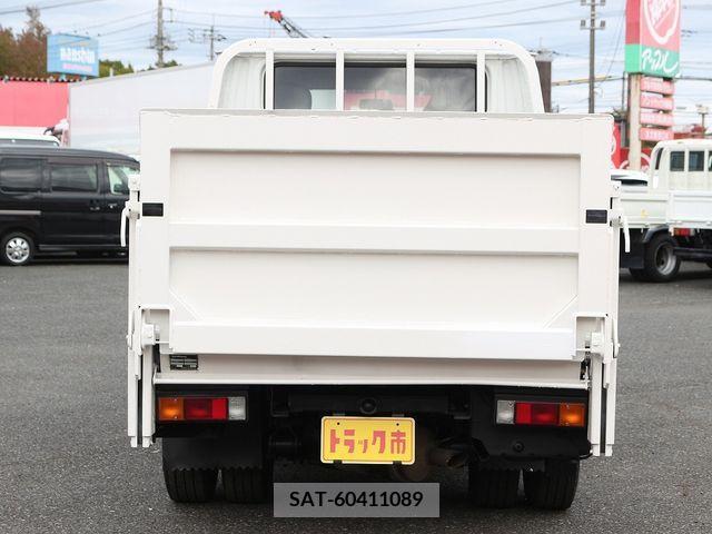 Mitsubishi CANTER 2017-03 204384-6