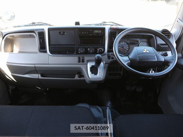 Mitsubishi CANTER 2017-03 204384-19