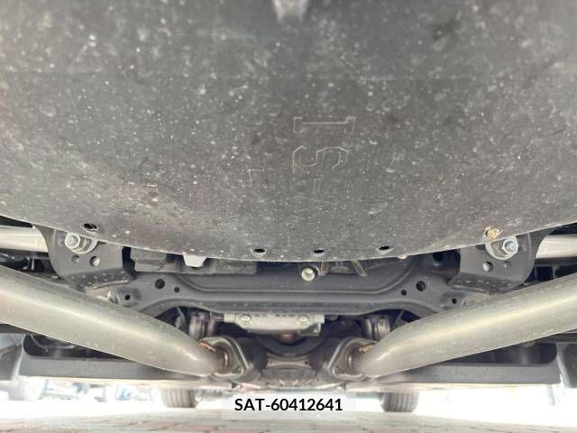 Lexus IS 2021-10 228450-19