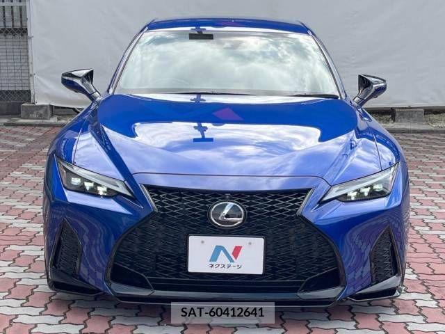 Lexus IS 2021-10 228450-14