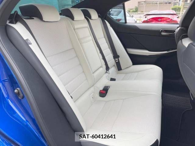 Lexus IS 2021-10 228450-9