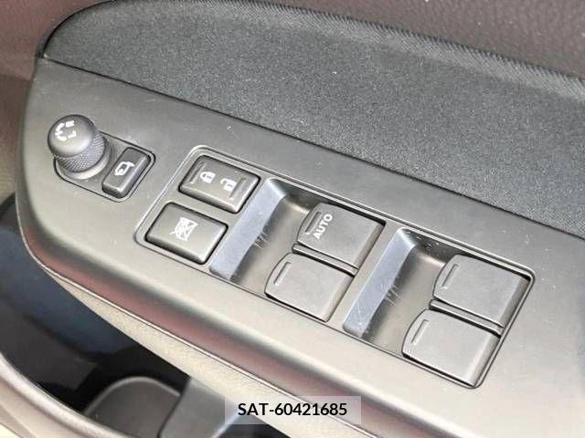 Suzuki SWIFT 2011-09 320901-7