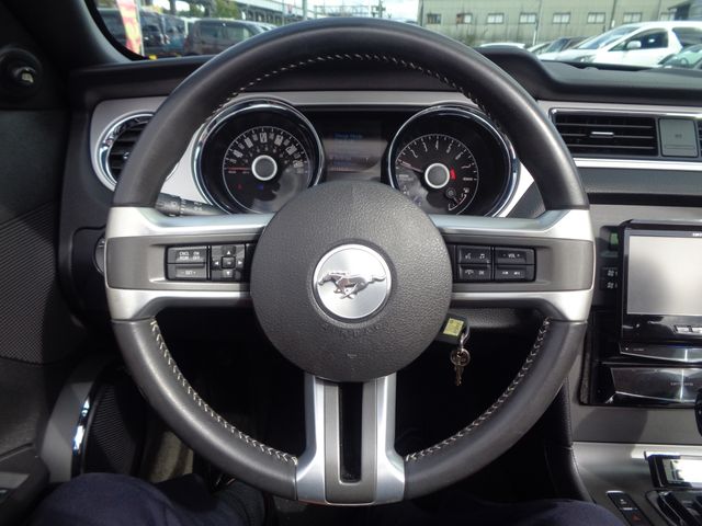Ford MUSTANG 2013-08 190831-19