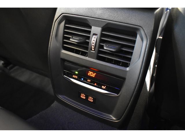 Bmw 2 SERIES 2022-03 12137-10