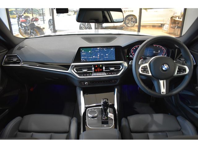 Bmw 2 SERIES 2022-03 12137-3